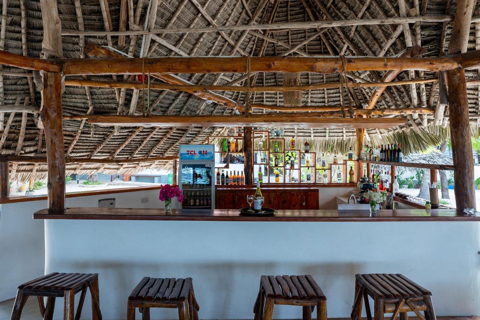 Manolo Beach Resort Uroa Εξωτερικό φωτογραφία